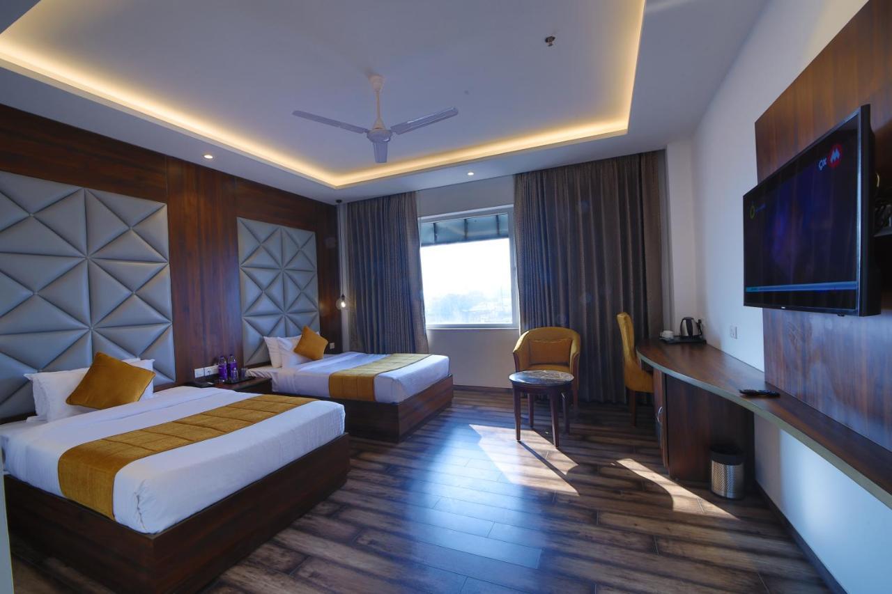 Hotel The Vilana A Unit Of Jg Developers Rishīkesh Exterior foto
